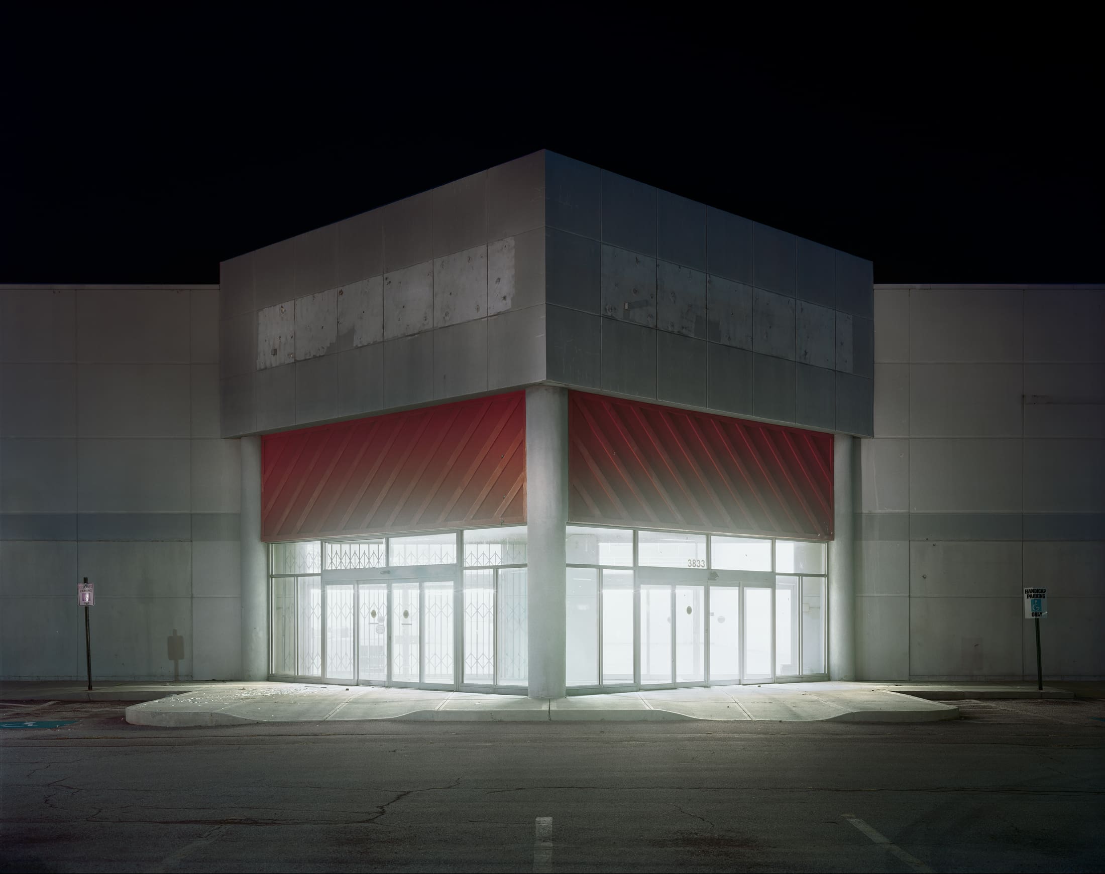 Brian Ulrich. Pep Boys 3, 2009. Ultrachrome inkjet print. Courtesy of Fred and Laura Ruth Bidwell
